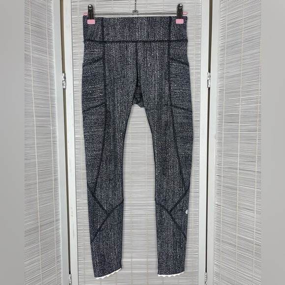 Lululemon Tight Stuff Tight II 25” Leggings Size 4 - Picture 1 of 8
